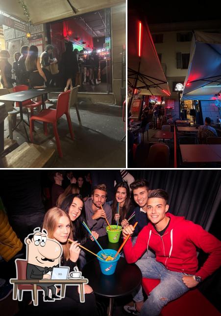 BADABOOM Drink Shot & Show (Navigli) si caratterizza per la interni e bevanda