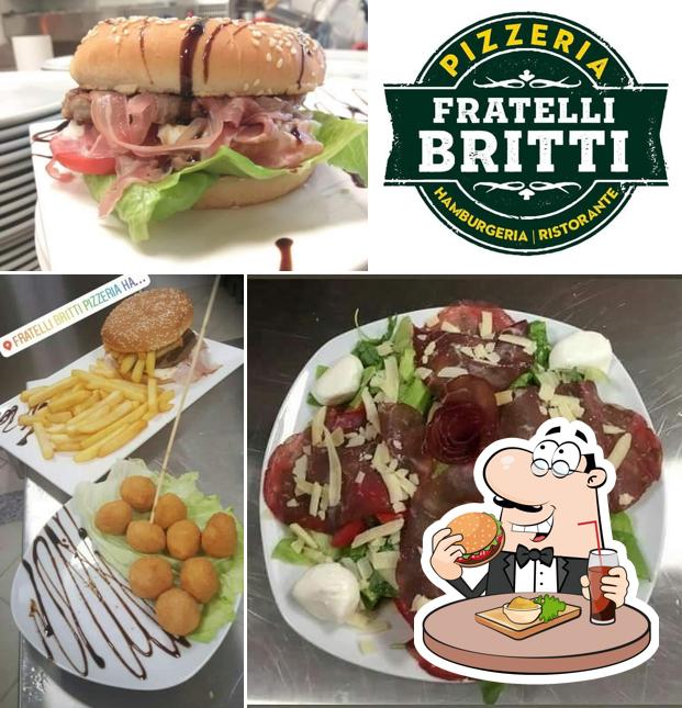 Prenditi un hamburger a Fratelli Britti Pizzeria ristorante HAmburgheria