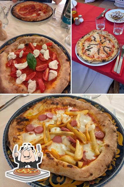 Scegli una pizza a Ristorante dei Limoni