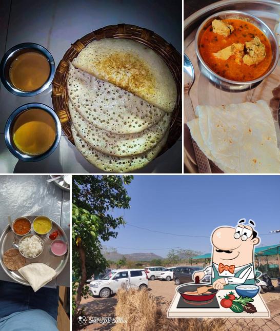 Chicken curry at Bhakriwale Patil Lunch Home