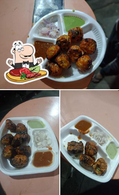 Get meat meals at Chakh k dekh, Delhi
