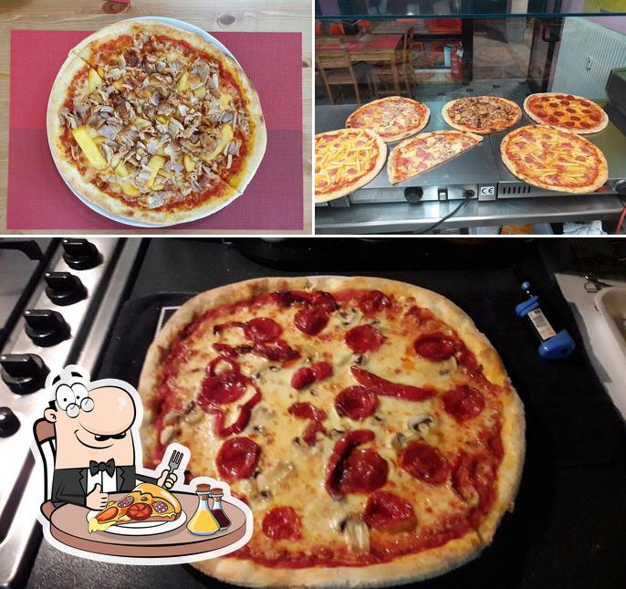Ordina tra le svariate varianti di pizza