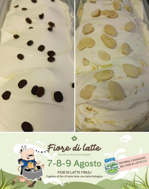 Platti al Gelateria Fiore Di Latte
