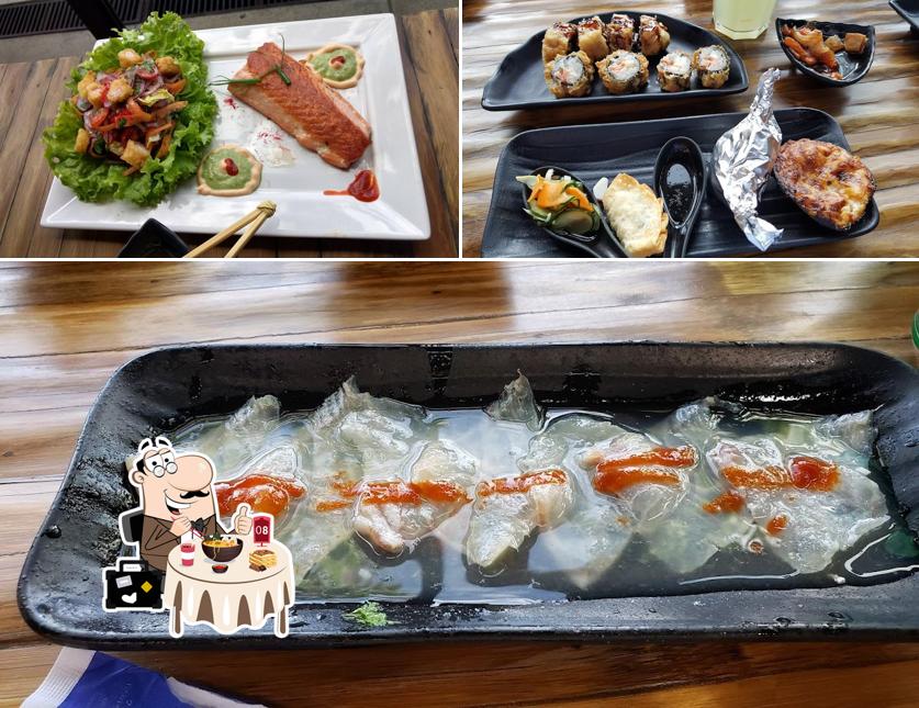 Platos en KANPAI BLUE