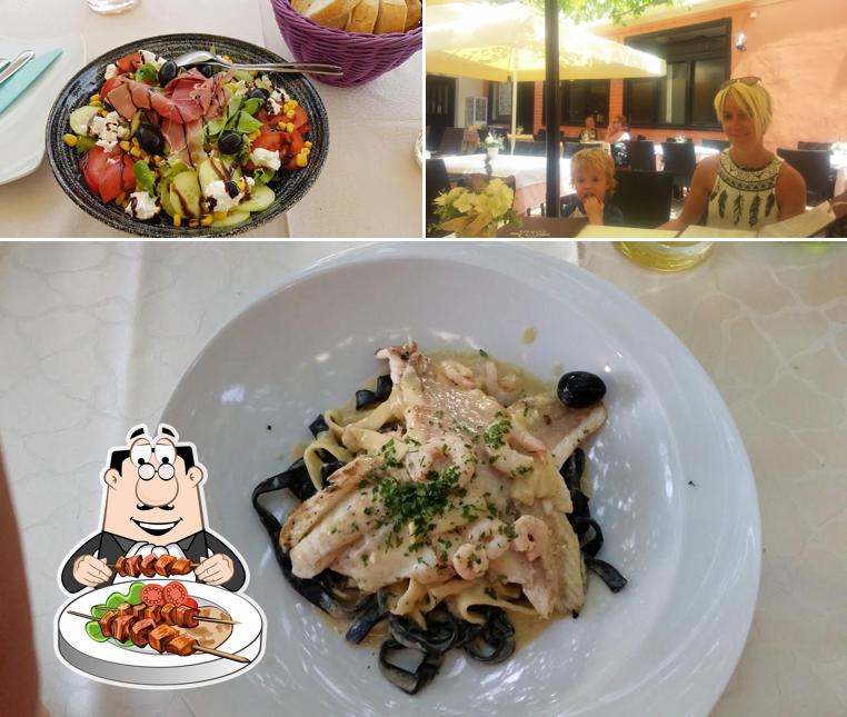 Tra le varie cose da Restoran Sokol Nin si possono trovare la cibo e interni