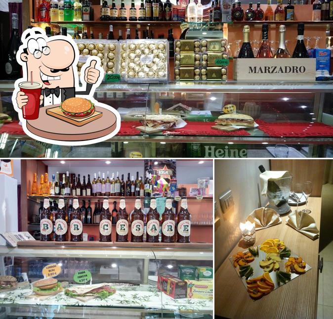 Prenditi un hamburger a Bar Cesare