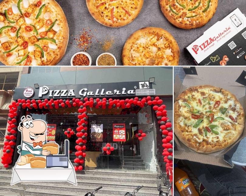 Garlic bread at Pizza Galleria Jind