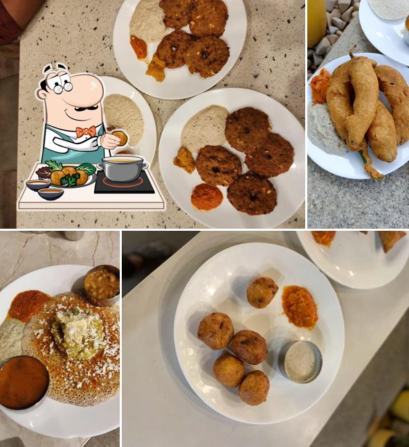 Falafel at TAAZA KITCHEN