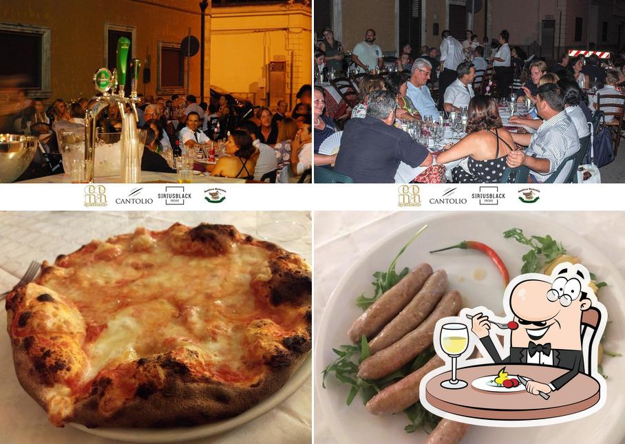 Tra le diverse cose da Antica Osteria si possono trovare la cibo e bancone da bar