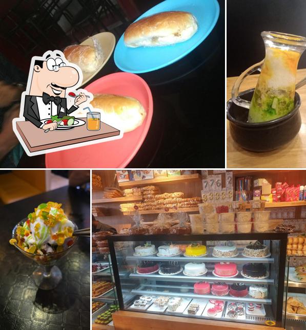 Food at Arya Cake World