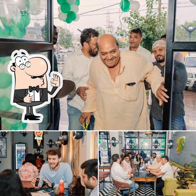 Here's a pic of La Pino'z Pizza - Lal Ghati