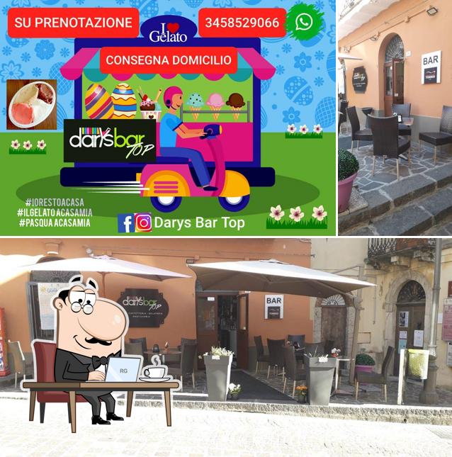 Gli interni di Darys Bar Top