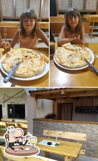 Tra le varie cose da Fast food Zveko si possono trovare la cibo e interni