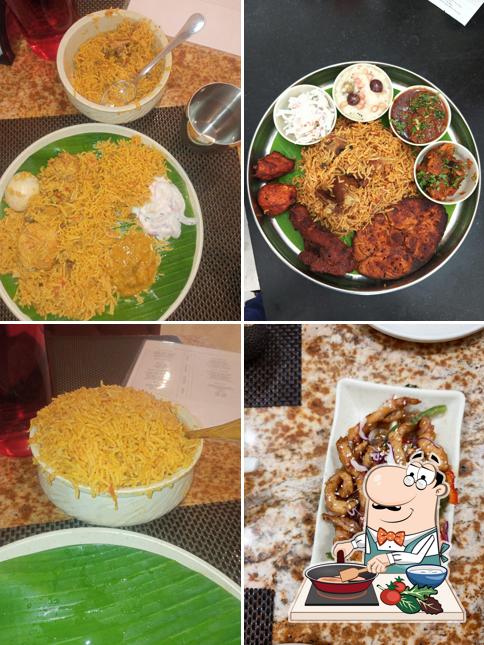 Chicken curry at Khalids Biriyani Erode - Best Chicken Biriyani Shop in Erode Non Veg Restaurants in Erode