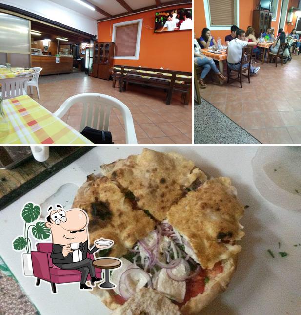 La interni e cibo del ristorante