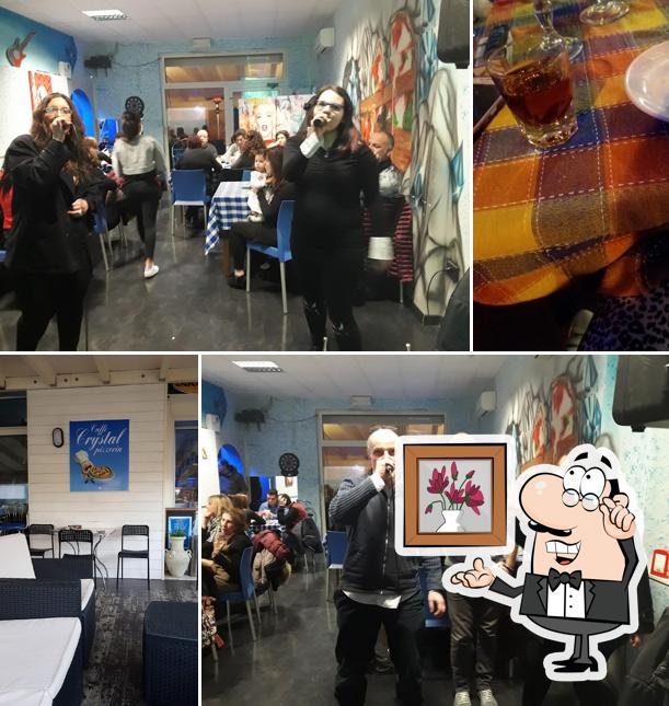 Gli interni di Caffè Crystal