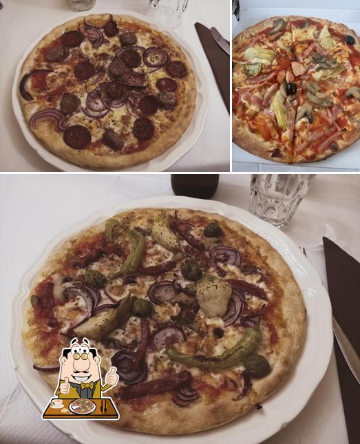 Prova una pizza a Alloggio Ristorante Pizzeria di Figoni Rita