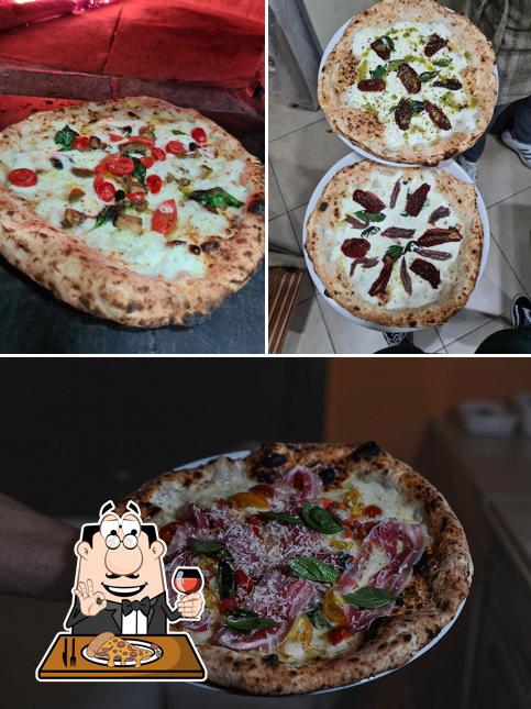 A Pizzeria Le Cinque Note, puoi provare una bella pizza