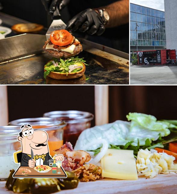 Dai un’occhiata alla foto che presenta la cibo e esterno di MANITO