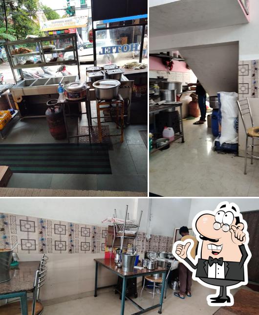 The interior of സലാമിന്റെ ചായക്കട