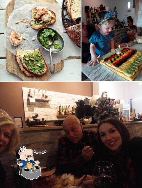 Dai un’occhiata alla foto che presenta la cibo e bancone da bar di Aperivino bar enoteca