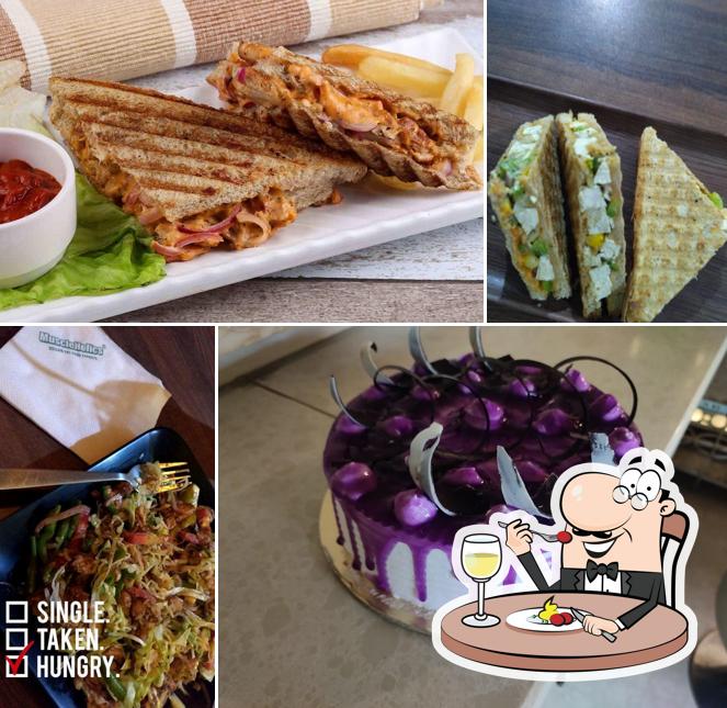 Meals at MuscleHolics, The Healthy Food Café