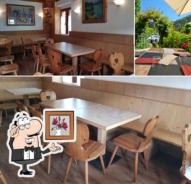 Siediti a un tavolo di Ristorante Bar Due Laghi