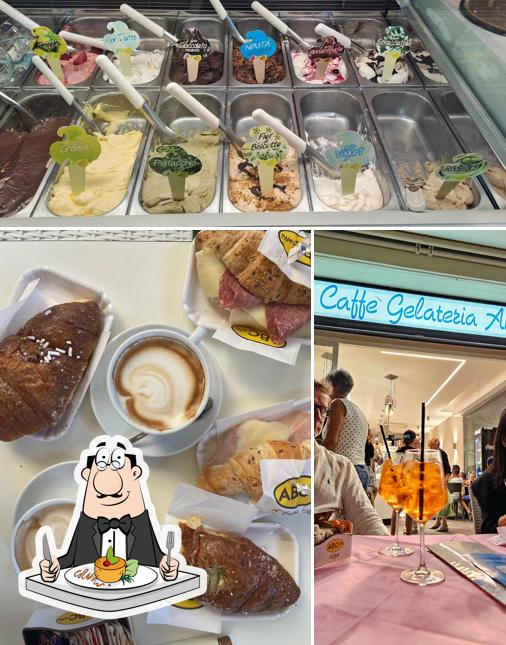 La immagine di cibo e interni da Caffè Gelateria Angeli