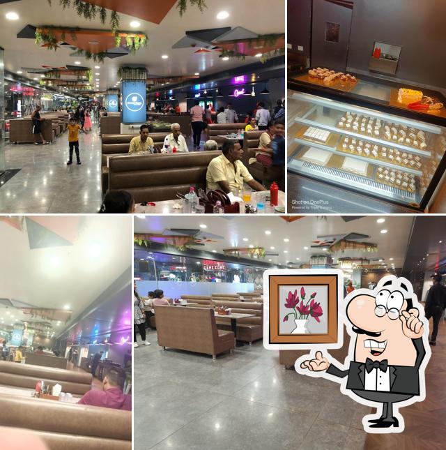 The interior of Octant Pizza Shaan Mall Anand