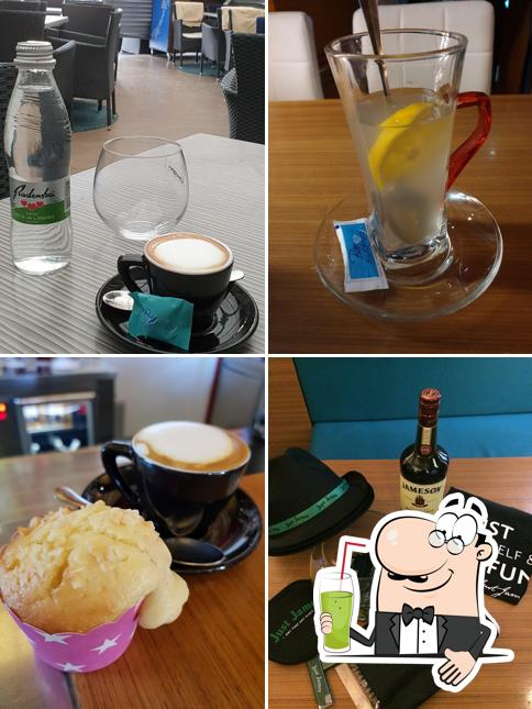 Goditi un drink a Bar Safir