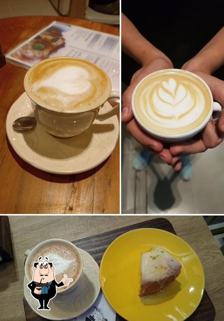 Desfrute de uma bebida no Café positivista
