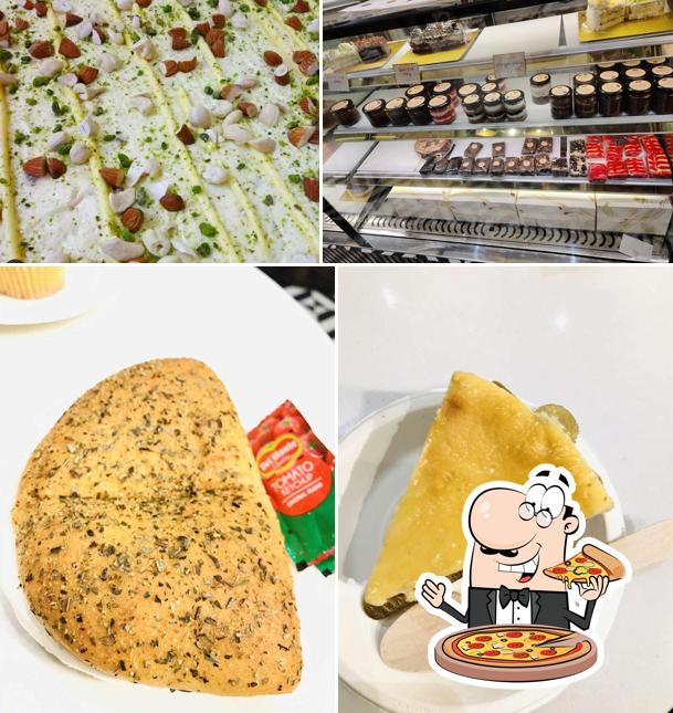 Order pizza at Demould Bakery