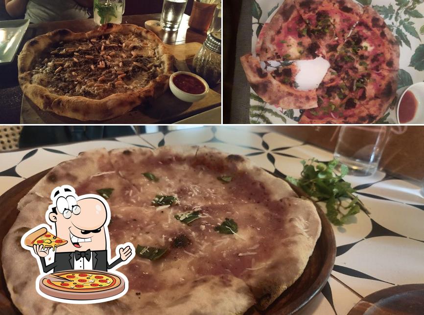 At Melt Pizzabar, you can order pizza