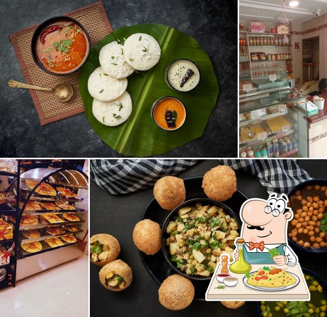 Food at Maakhan Bhog