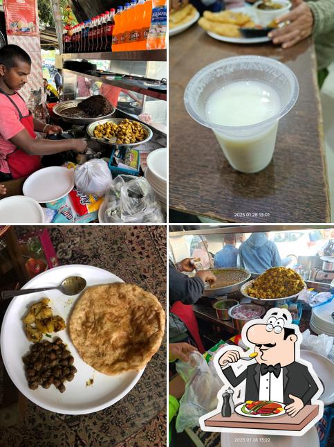 Food at Prabhu Ji Paharganj Wale Chhole Bhature