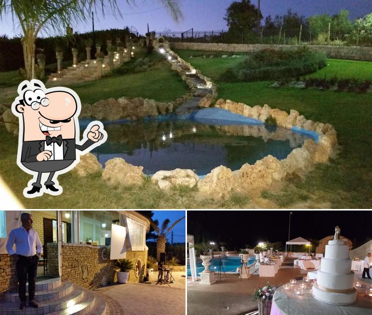 Tra le diverse cose da Villa Tropia si possono trovare la esterno e torta