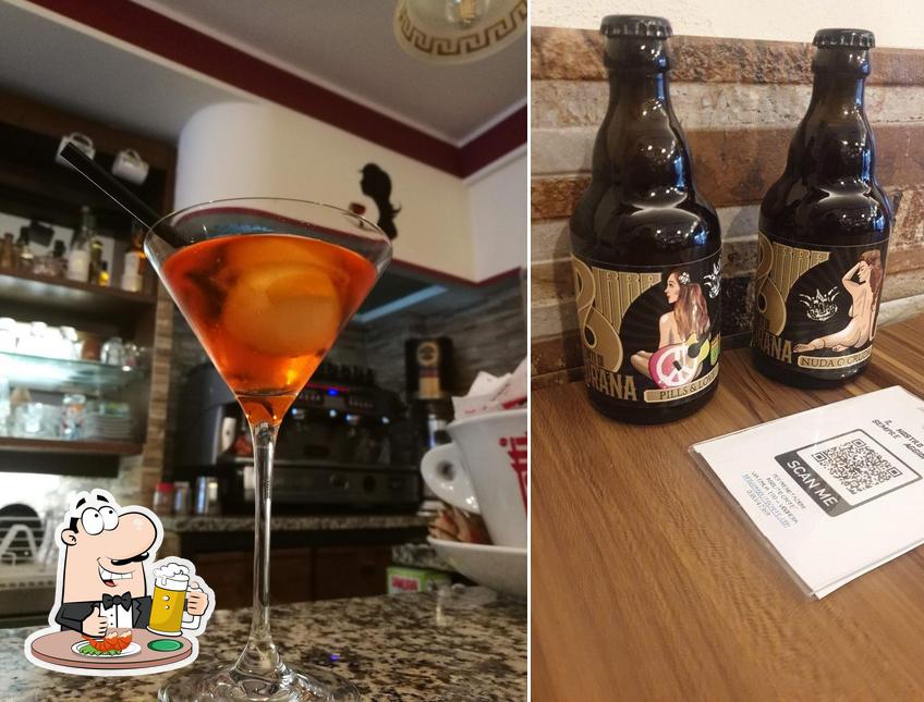 Puoi prenderti un rinfrescante bicchiere di birra chiara o scura