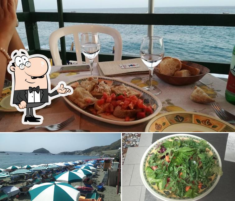 La interni e cibo del ristorante