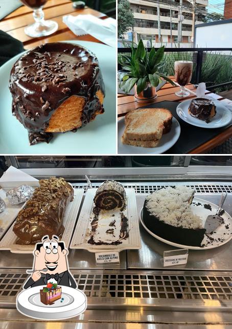 Bolo de chocolate em Dona Francisca - Cafeteria de doces