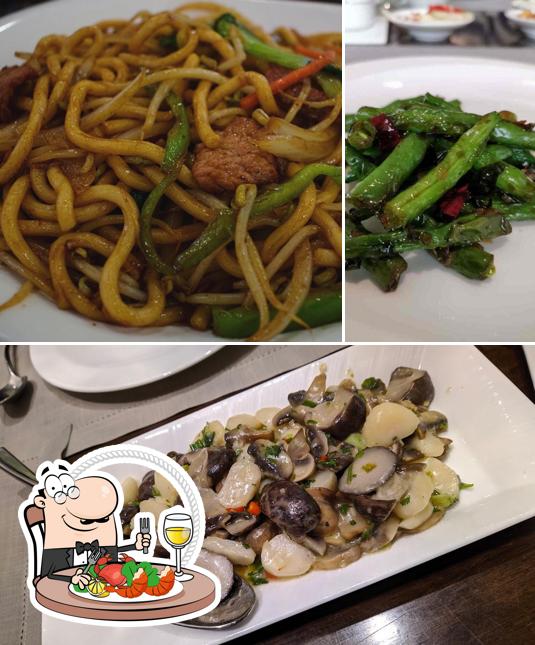 Get seafood at Ming Yang