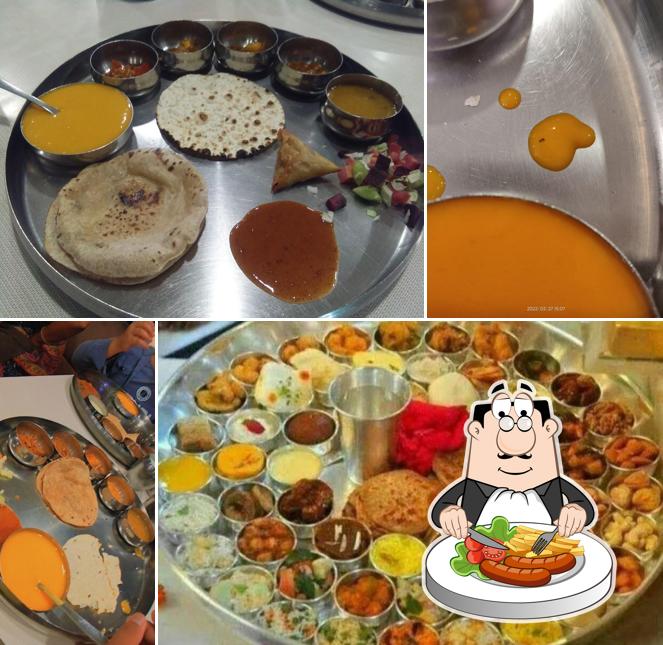 Food at Raghuvanshi Thal Gujrati Thali