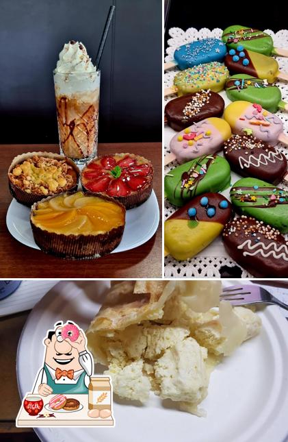 Kavarna Rolca serve un'ampia gamma di dessert