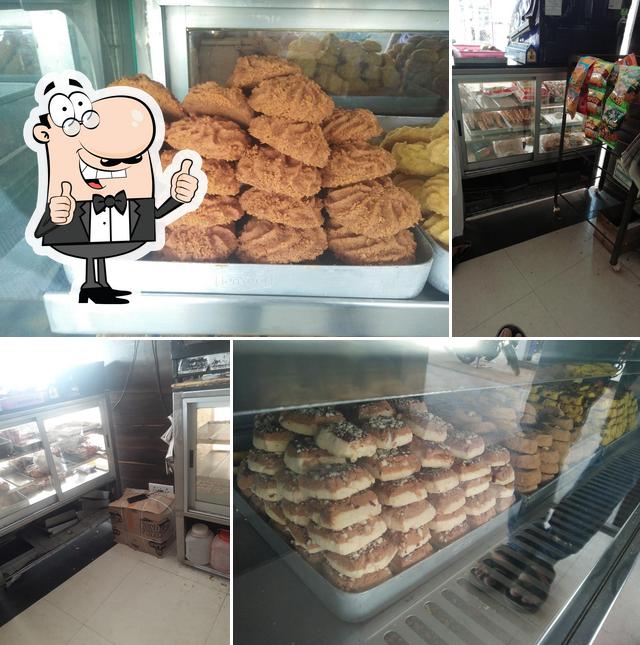 Look at this picture of Famous Bakery