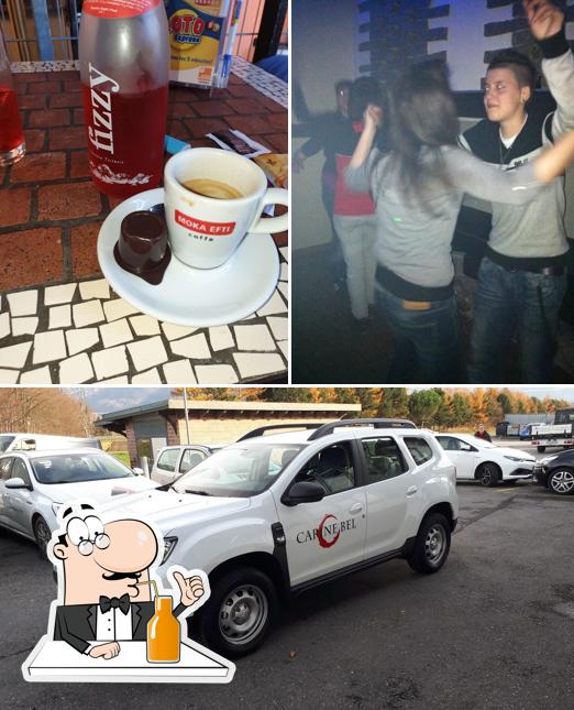 Goditi un drink a Bar 18-60
