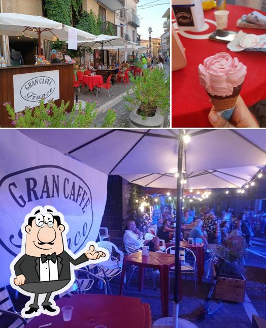 La immagine della interni e cibo di Gran Caffé Franco
