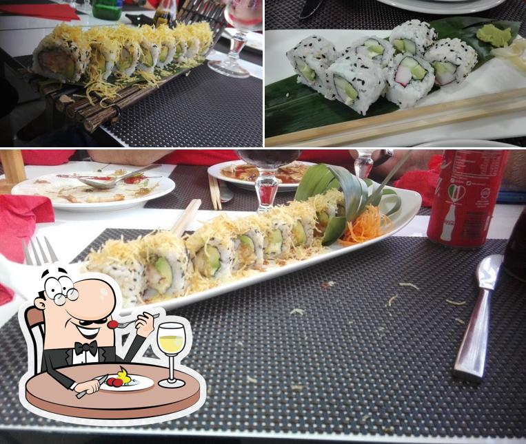 Cibo al Ristorante Cinese e Japonese