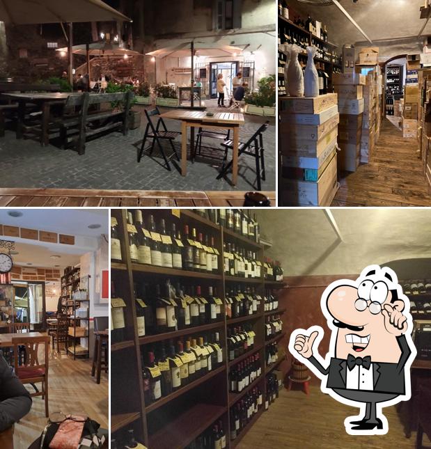 Gli interni di Enoteca Gadì