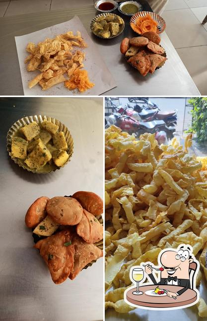 Food at Bhagat kachori samosa