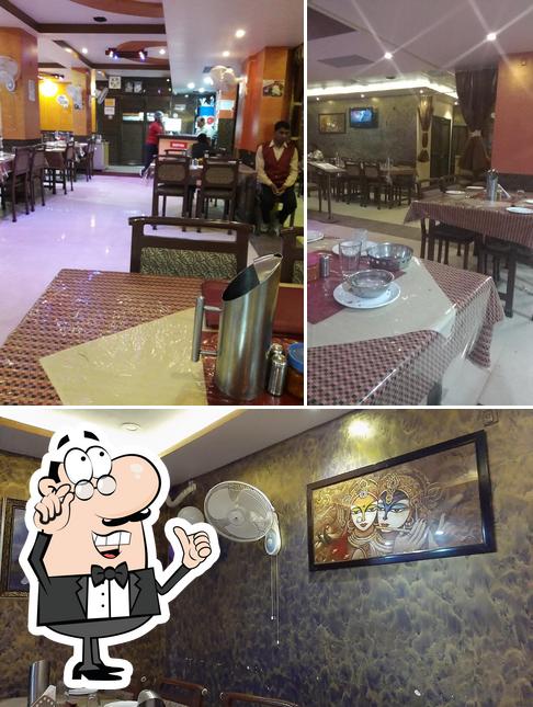 The interior of Maheshwari Bhoj