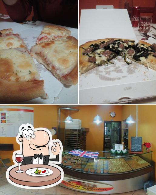 La foto di cibo e esterno da Focacceria ligure